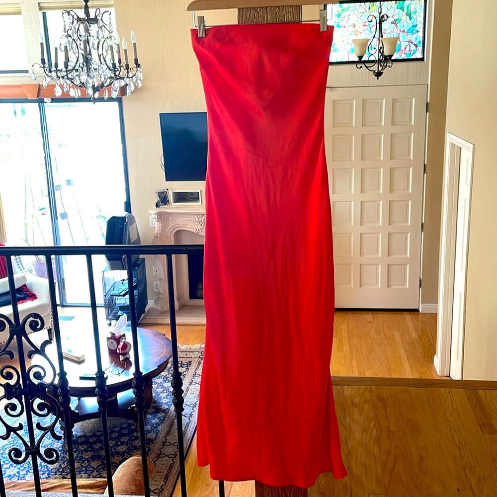Resa Bright Red Strapless
Bodycon Maxi Dress